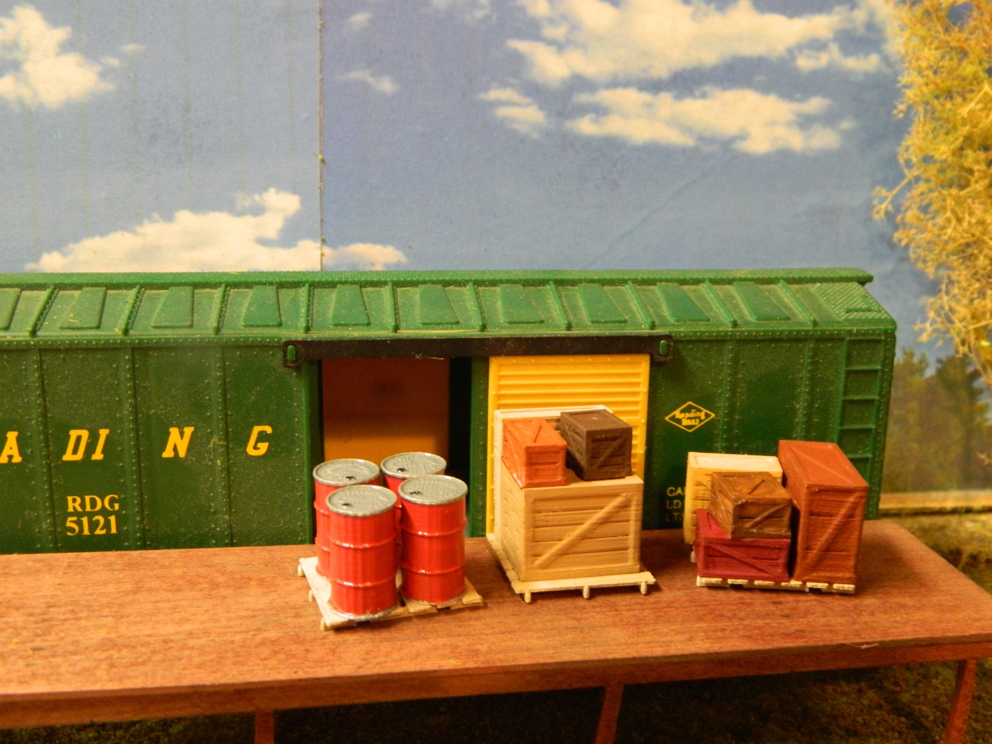 O Scale Pallets JEBO101 O Scale Pallets with crates and oil drums | O.c. Railroad Model ...